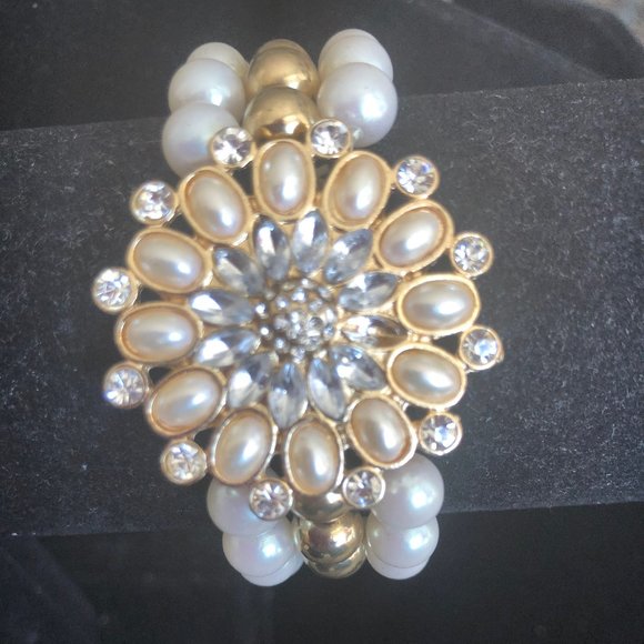 Gorgeous pearl stretchy bracelet - Picture 1 of 2